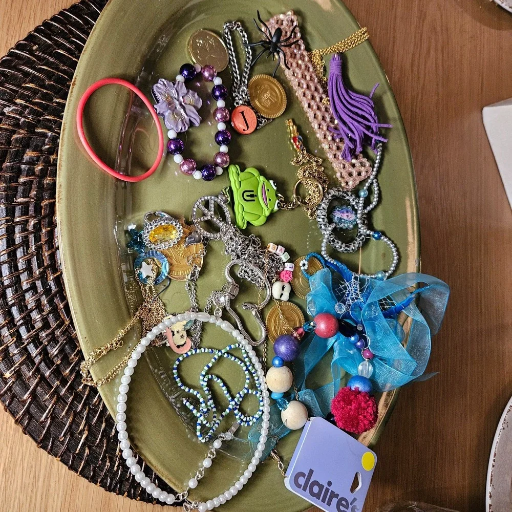 Vtg-Now JUNK Jewelry Lot~Young Adult~Teens~Children~ Wear Or For Projects~Crafts